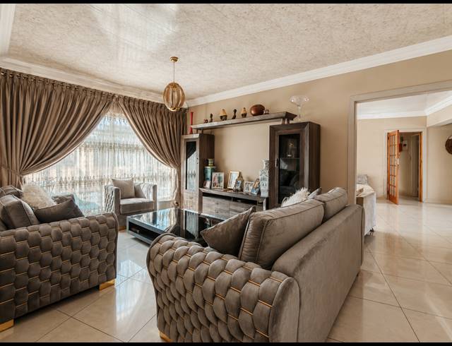 3 BEDROOM HOUSE FOR SALE IN THREE RIVERS EAST